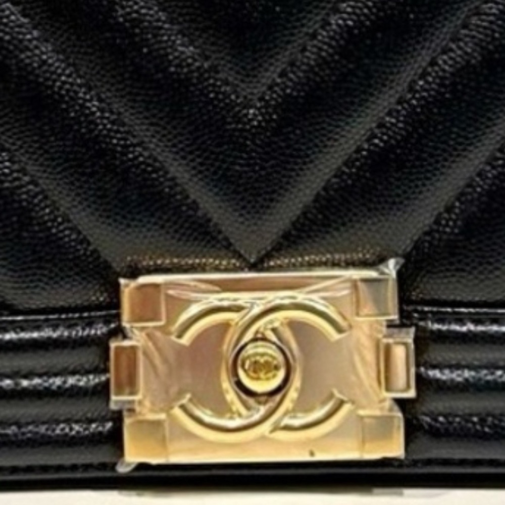 Chanel medium Boy Bag Caviar leather NWT - Picture 17 of 17